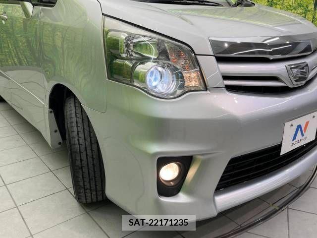 Toyota NOAH 2013-02 321354-12