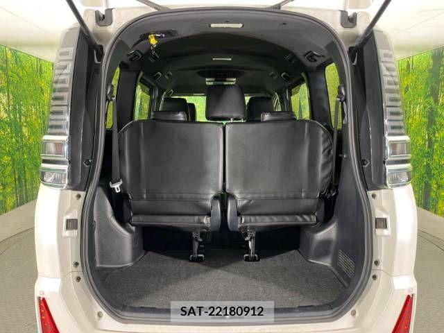 Toyota VOXY 2017-10 347265-11