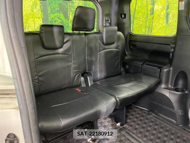 Toyota VOXY 2017-10 347265-10