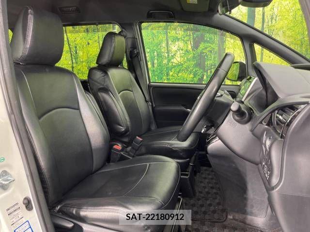 Toyota VOXY 2017-10 347265-8