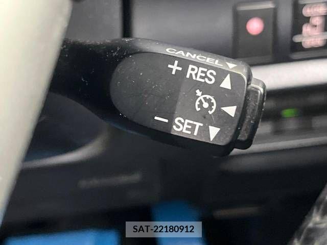 Toyota VOXY 2017-10 347265-7