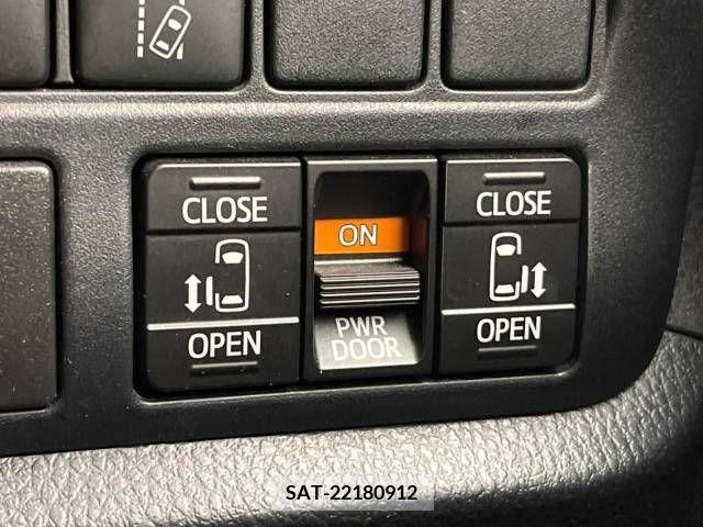 Toyota VOXY 2017-10 347265-4