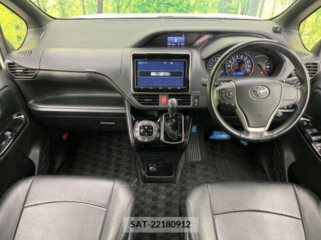 Toyota VOXY 2017-10 347265-1