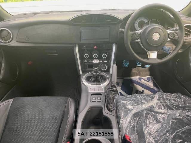 Toyota 86 2021-04 348280-1