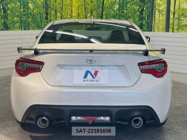 Toyota 86 2021-04 348280-15