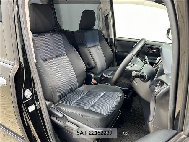 Toyota VOXY 2014-12 331324-8