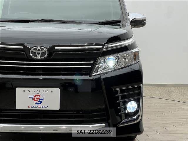 Toyota VOXY 2014-12 331324-17