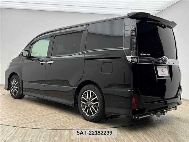 Toyota VOXY 2014-12 331324-16