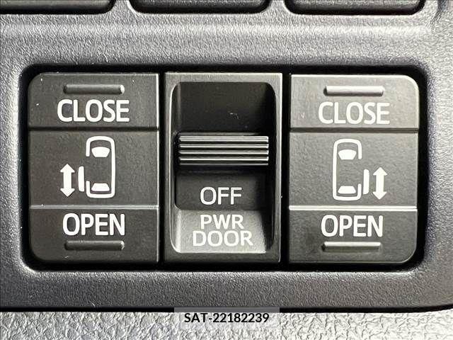 Toyota VOXY 2014-12 331324-4