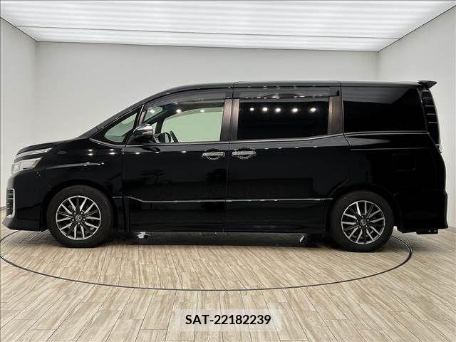 Toyota VOXY 2014-12 331324-13