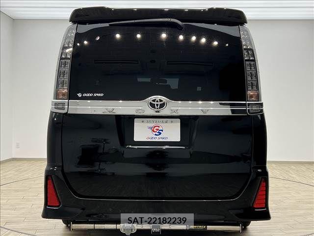 Toyota VOXY 2014-12 331324-12
