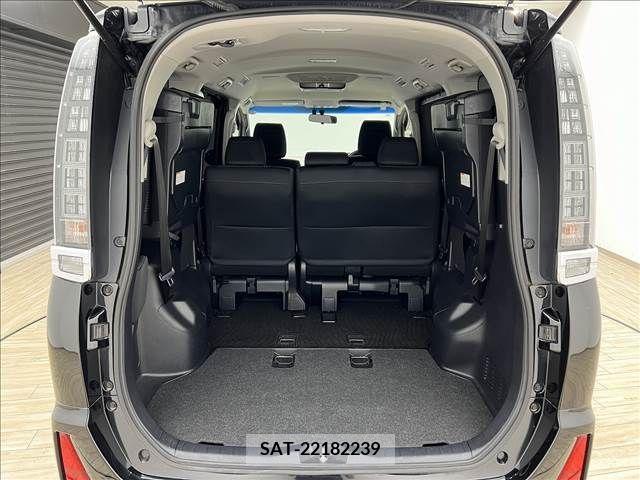 Toyota VOXY 2014-12 331324-10