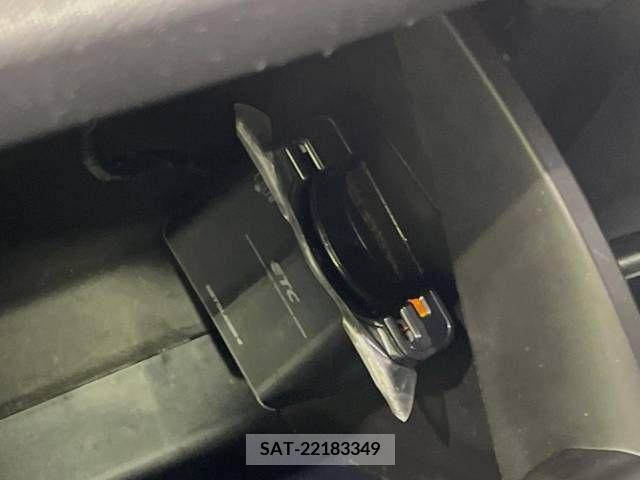 Toyota AQUA 2016-02 337427-4
