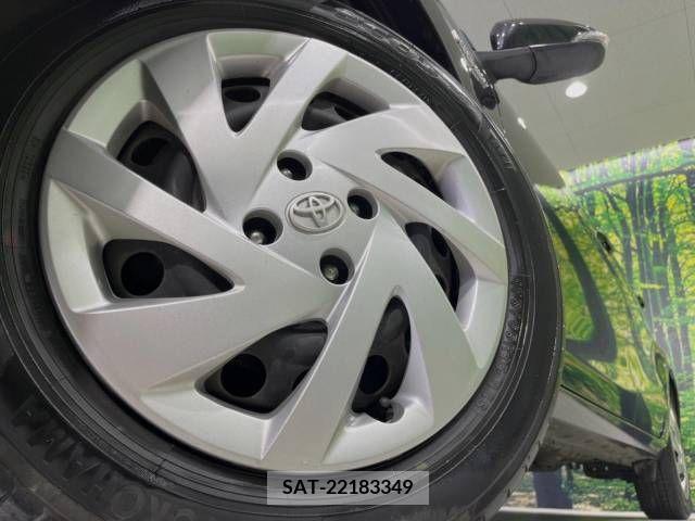Toyota AQUA 2016-02 337427-13