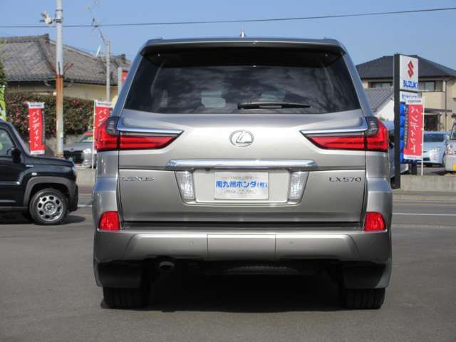 Lexus LX 2016-12 24256-8