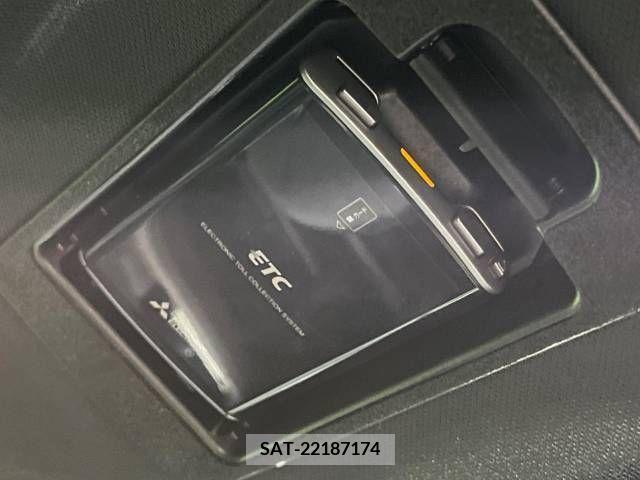 Mazda CX-8 2018-04 210894-5