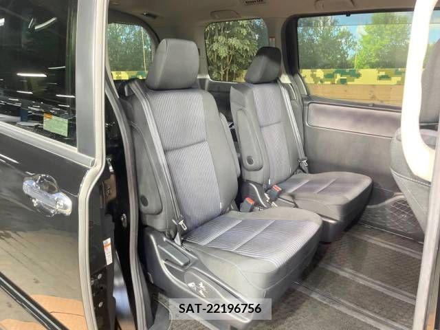 Toyota VOXY 2015-07 222694-10