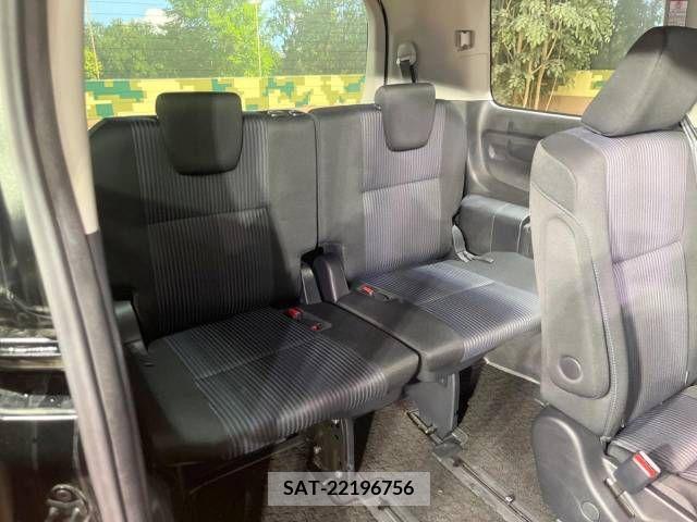 Toyota VOXY 2015-07 222694-11