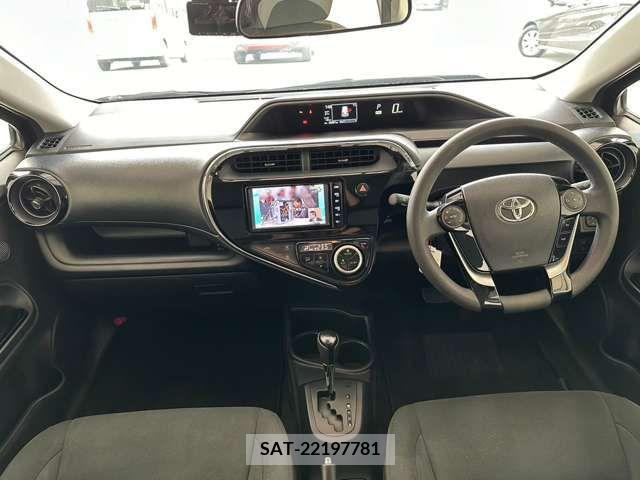 Toyota AQUA 2019-01 292143-9