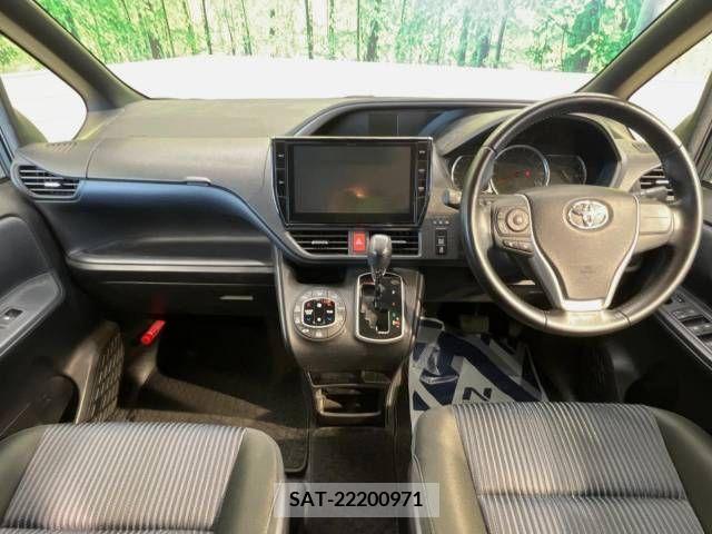 Toyota VOXY 2016-06 289214-1