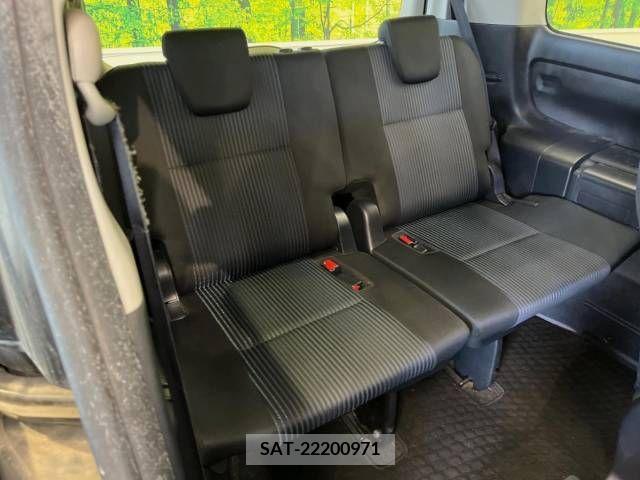 Toyota VOXY 2016-06 289214-9