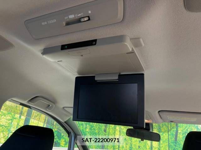 Toyota VOXY 2016-06 289214-4