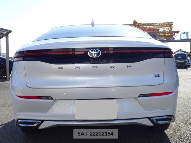 Toyota CROWN 2022-11 246632-3