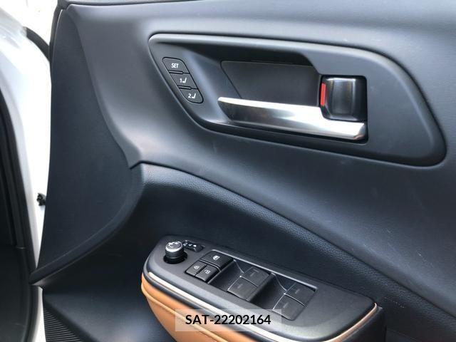 Toyota CROWN 2022-11 246632-16