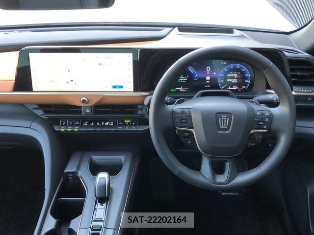 Toyota CROWN 2022-11 246632-1