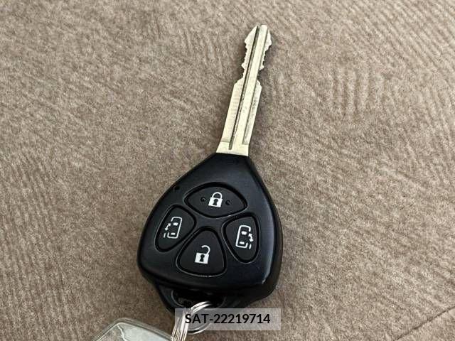 Toyota NOAH 2005-12 279552-7
