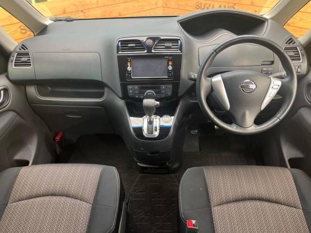 Nissan SERENA 2015-04 182494-1