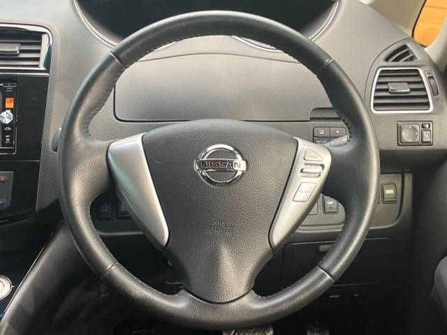Nissan SERENA 2015-04 182494-11
