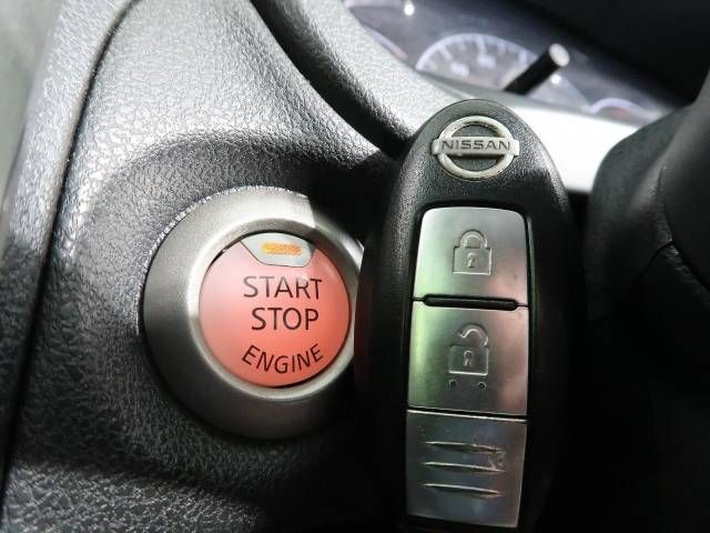 Nissan NOTE 2013-02 9172-4