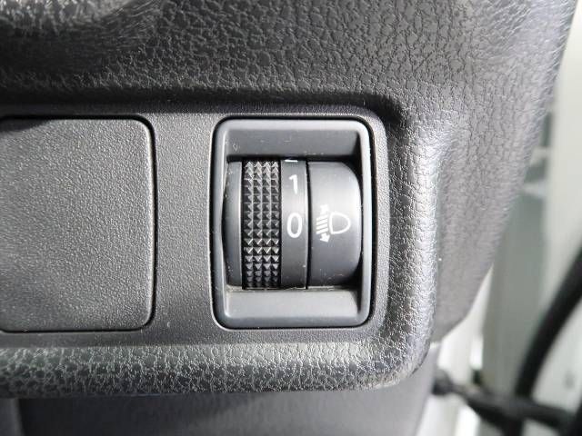 Nissan NOTE 2013-02 9172-7