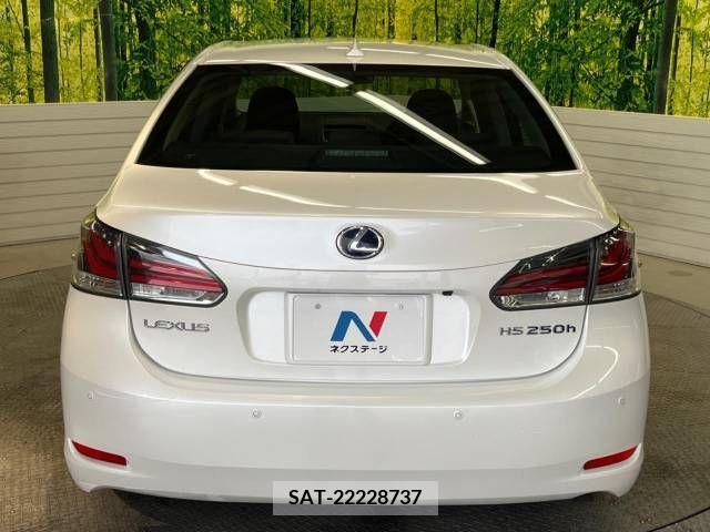 Lexus HS 2015-05 241584-15