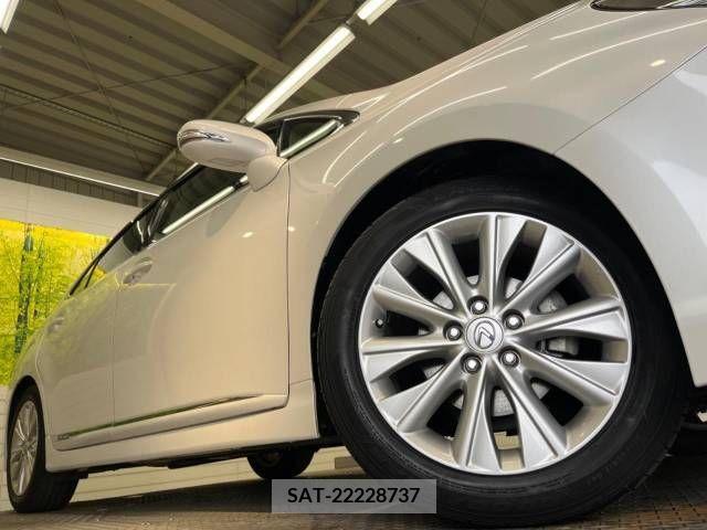 Lexus HS 2015-05 241584-13