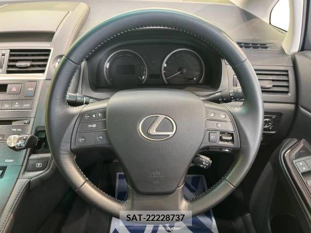 Lexus HS 2015-05 241584-11