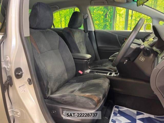 Lexus HS 2015-05 241584-8