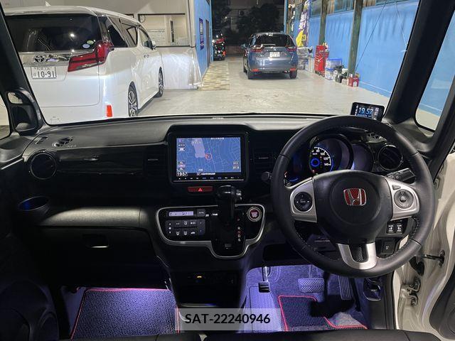 Honda N BOX CUSTOM 2017-06 279024-3