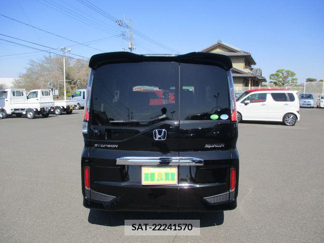Honda STEP WGN 2017-07 233122-5