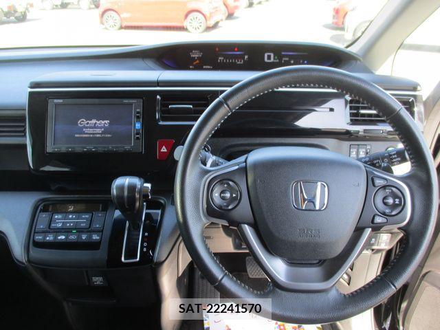 Honda STEP WGN 2017-07 233122-17