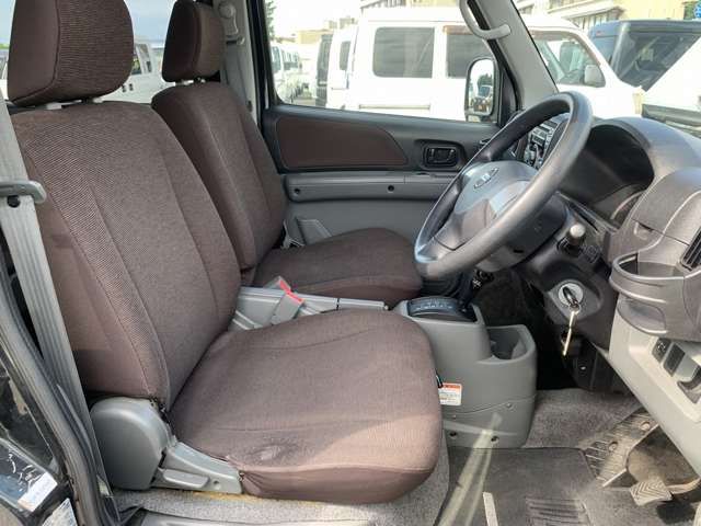 Nissan CLIPPER RIO 2010-11 8670-9