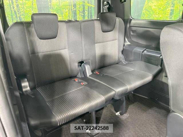 Toyota VOXY 2017-11 342208-10