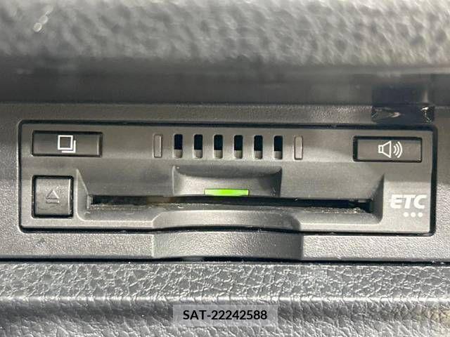 Toyota VOXY 2017-11 342208-7