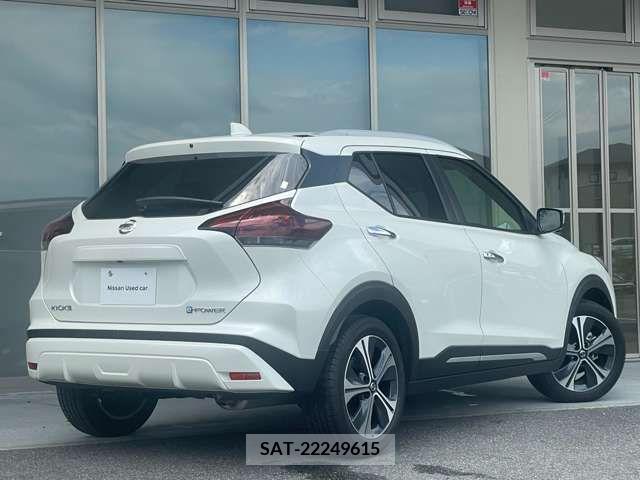 Nissan KICKS 2023-06 332043-1