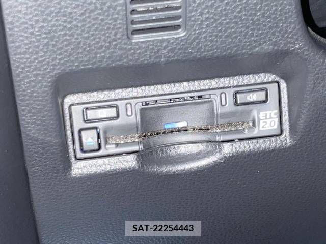 Toyota VOXY 2022-03 340308-6
