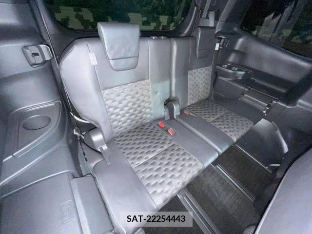 Toyota VOXY 2022-03 340308-12