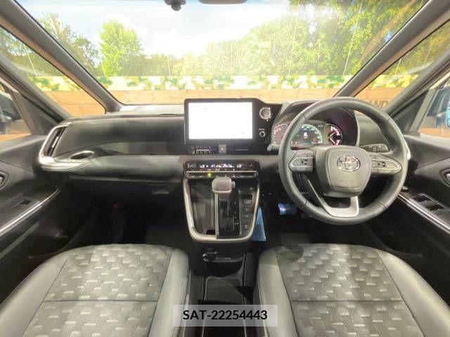 Toyota VOXY 2022-03 340308-1