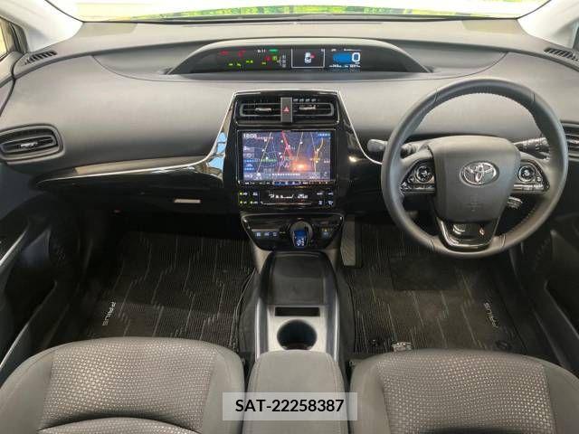 Toyota PRIUS 2020-08 298218-1