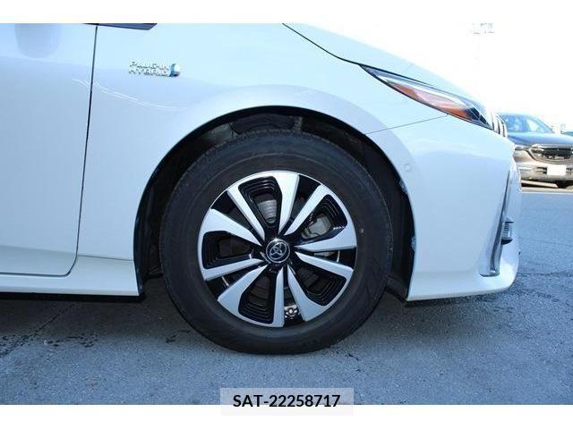 Toyota PRIUS PHV 2017-06 376979-9